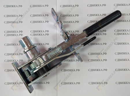 Механизм натяжения тента под прорезь левый 3057400/14L